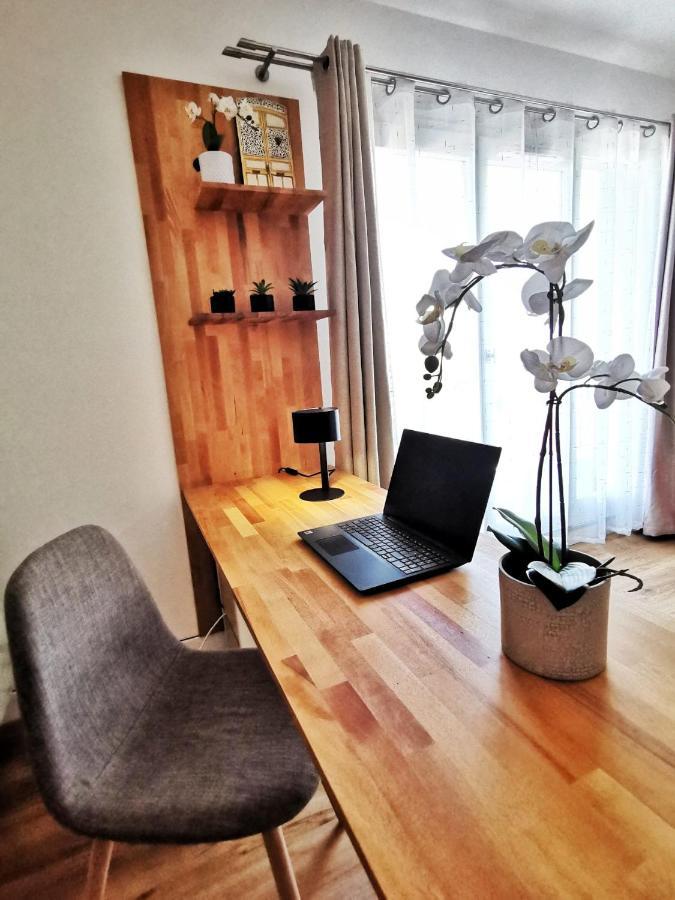 Le 79 Reflet De La Marne Apartment Нуази-ле-Гран Екстериор снимка